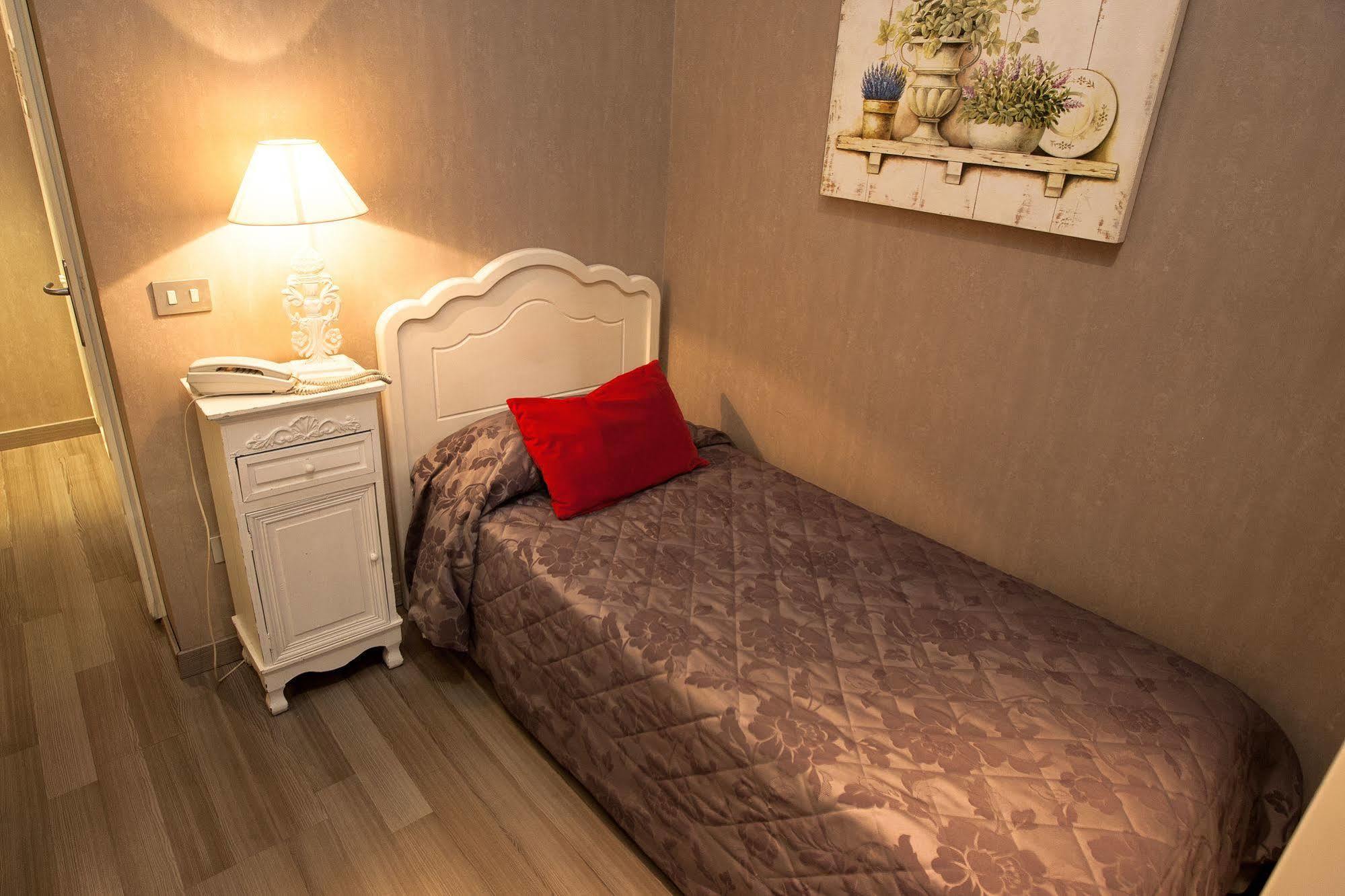 Hotel Gerber Рим Екстериор снимка
